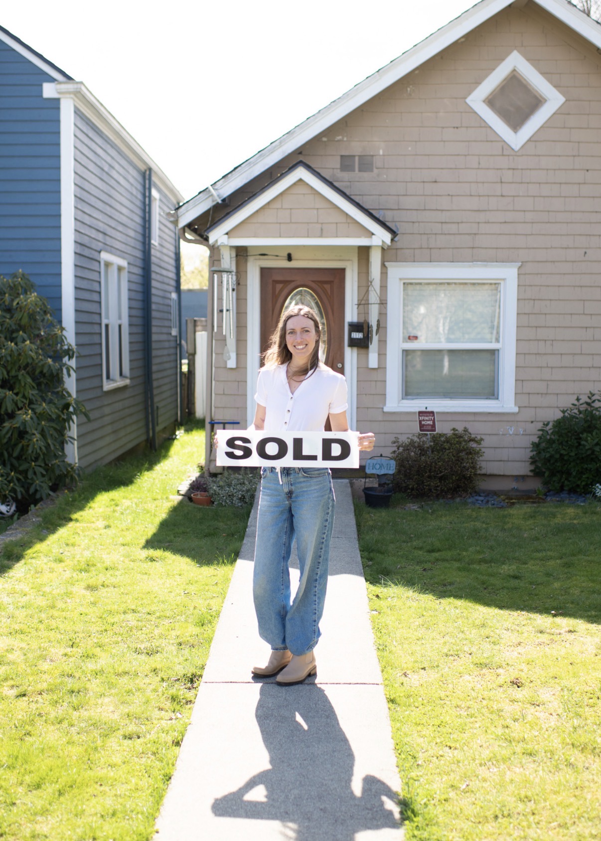 Lynette Rogers celebrating a successful real estate sale